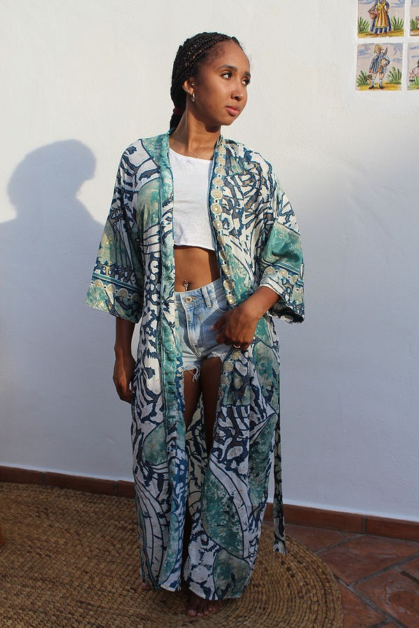 Kimonos & Caftanes 