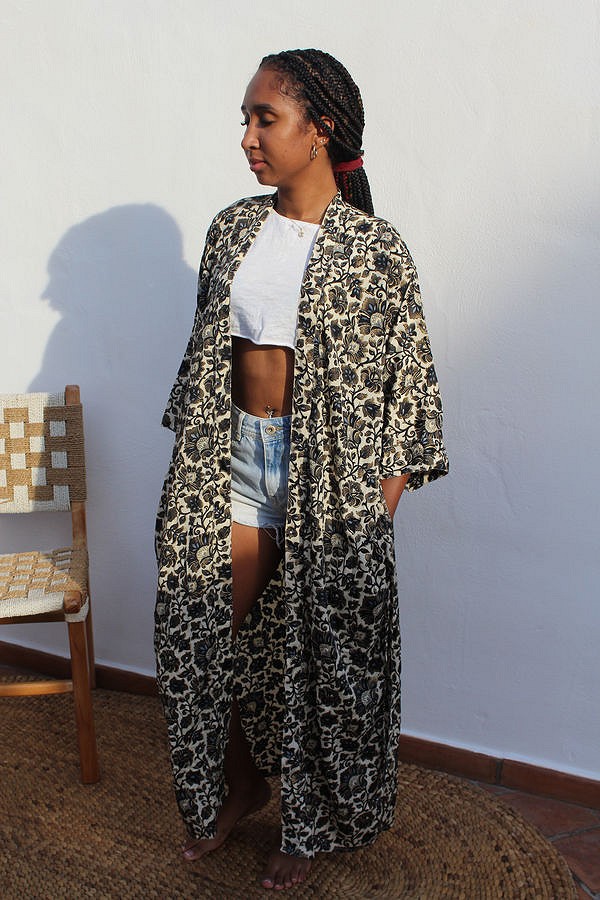 Kimonos & Caftanes 